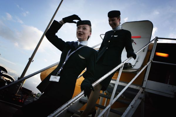 Europe Airpost's crew exiting a plane - Sputnik International