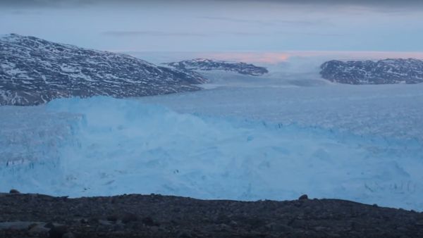 NYU Scientists Capture 4-mile Iceberg Breaking in Greenland - Sputnik International