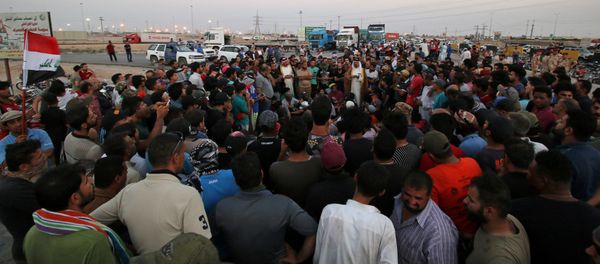 Protesters block the road to Iraq's Umm Qasr port, south of Basra, Iraq July 13, 2018. Protesters block the road to Iraq's Umm Qasr port, south of Basra, Iraq July 13, 2018. - Sputnik International