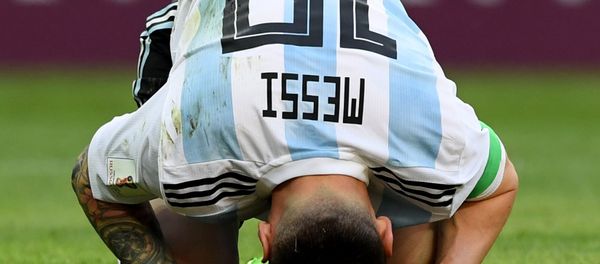 Lionel Messi (Argentina) in a match 1/8 finals of the FIFA World Cup between French and Argentina national teams Lionel Messi (Argentina) in a match 1/8 finals of the FIFA World Cup between French and Argentina national teams - Sputnik International