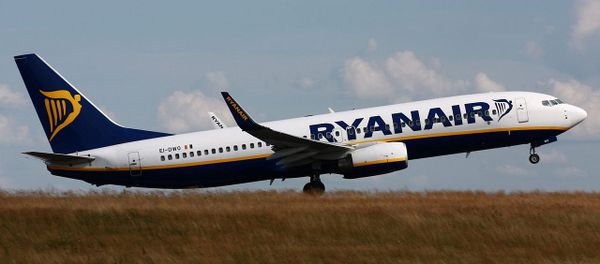 Ryanair Boeing 737-800 (EI-DWO) taking-off from Hahn Ryanair Boeing 737-800 (EI-DWO) taking-off from Hahn - Sputnik International