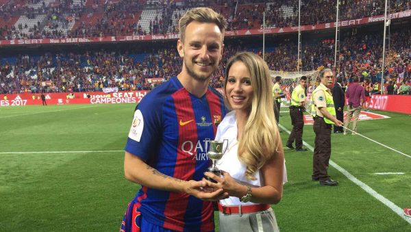 Ivan Rakitic with his wife Raquel Mauri Ivan Rakitic with his wife Raquel Mauri - Sputnik International