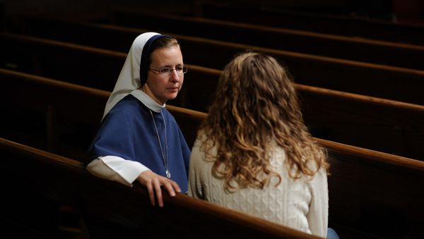 Woman and nun - Sputnik International
