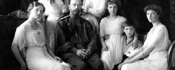 Nicholas II of Russia with the family (left to right): Olga, Maria, Nicholas II, Alexandra Fyodorovna, Anastasia, Alexei, and Tatiana. Livadiya, 1913. Nicholas II of Russia with the family (left to right): Olga, Maria, Nicholas II, Alexandra Fyodorovna, Anastasia, Alexei, and Tatiana. Livadiya, 1913. - Sputnik International
