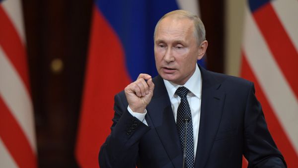 Vladimir Poutine lors d'une conférence de presse conjointe avec Donald Trump à Helsinki - Sputnik International