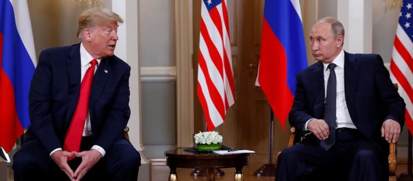 Trump y Putin se reunen en el palacio presidencial para su primera cumbre oficial Trump y Putin se reunen en el palacio presidencial para su primera cumbre oficial - Sputnik International