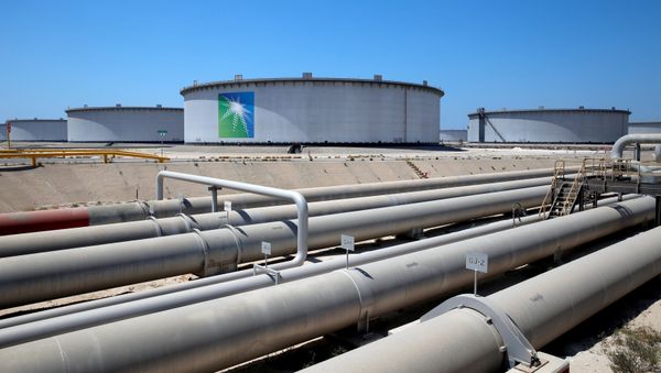 General view of Aramco tanks and oil pipe at Saudi Aramco's Ras Tanura oil refinery and oil terminal in Saudi Arabia May 21, 2018 General view of Aramco tanks and oil pipe at Saudi Aramco's Ras Tanura oil refinery and oil terminal in Saudi Arabia May 21, 2018 - Sputnik International