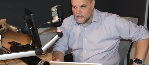 Lee Stranahan in the studio at Radio Sputnik in June 2018 Lee Stranahan in the studio at Radio Sputnik in June 2018 - Sputnik International