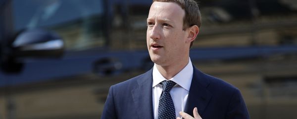 Facebook's CEO Mark Zuckerberg, arrives to meet France's President Emmanuel Macron after the Tech for Good Summit at the Elysee Palace in Paris, Wednesday, May 23, 2018. French President Emmanuel Macron seeks to persuade Facebook CEO Mark Zuckerberg and other internet giants to discuss tax and data protection issues at a Paris meeting set to focus on how they could use their global influence for the public good - Sputnik International
