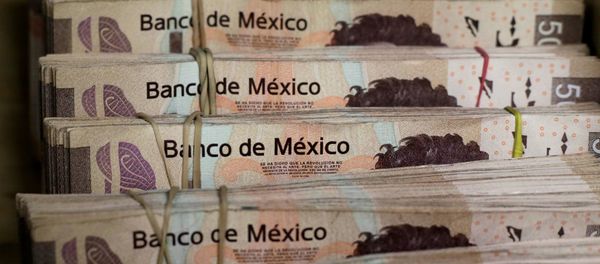 Bundles of Mexican Peso banknotes Bundles of Mexican Peso banknotes - Sputnik International