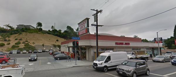 Los Angeles Trader Joe's near intersection of Hyperion Ave and Griffith Park Blvd, the site of a July 21 standoff - Sputnik International