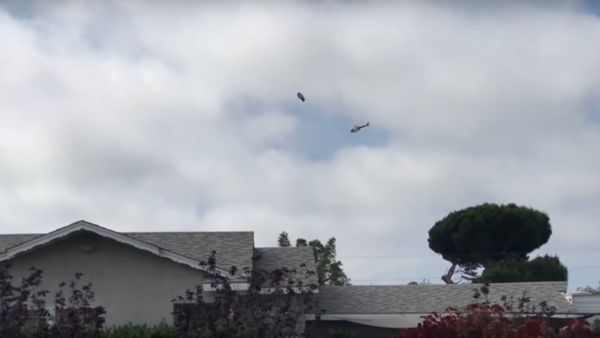 What Just Happened Over LA? [LAPD] Helicopter Surrounds UFO? 2018 - Sputnik International