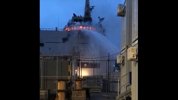 LSS Vulcano A5335. Big fire on board LSS Vulcano A5335. Big fire on board - Sputnik International