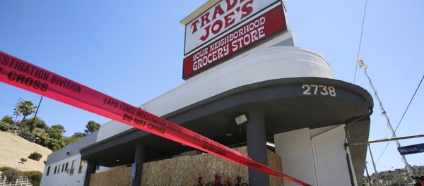 Red tape blocks access to a Trader Joe's grocery store in the Los Feliz neighborhood of Los Angeles, Sunday, July 22, 2018. Red tape blocks access to a Trader Joe's grocery store in the Los Feliz neighborhood of Los Angeles, Sunday, July 22, 2018. - Sputnik International