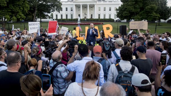 Michael Avenatti, attorney for porn actress Stormy Daniels, speaks at the protest Occupy the White House protest in Washington. - Sputnik International