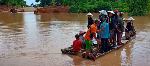 Villagers are evacuated after the Xepian-Xe Nam Noy hydropower dam collapsed in Attapeu province, Laos July 24, 2018 - Sputnik International