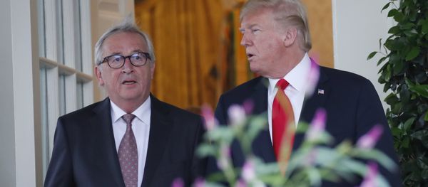 President Donald Trump, right, and European Commission president Jean-Claude Juncker arrive to speak in the Rose Garden of the White House, Wednesday, July 25, 2018, in Washington President Donald Trump, right, and European Commission president Jean-Claude Juncker arrive to speak in the Rose Garden of the White House, Wednesday, July 25, 2018, in Washington - Sputnik International