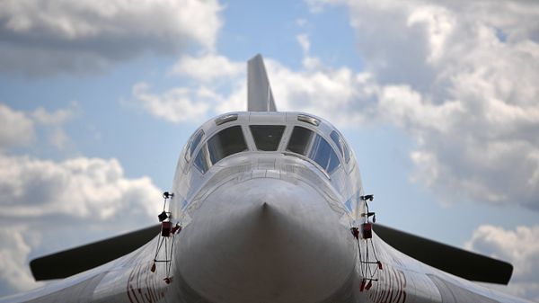 A Tupolev Tu-160 supersonic heavy strategic bomber at the International Aviation and Space Salon MAKS-2017 in Zhukovsky - Sputnik International
