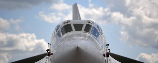 A Tupolev Tu-160 supersonic heavy strategic bomber at the International Aviation and Space Salon MAKS-2017 in Zhukovsky - Sputnik International