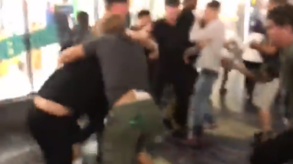 Brawl breaks out at US President Donald Trump's star on the Hollywood Walk of Fame - Sputnik International