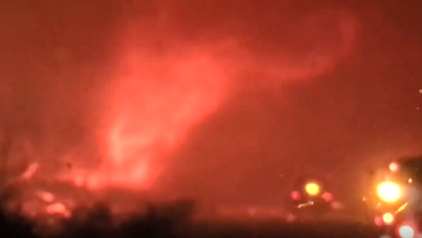 A tornado of fire spotted in the Carr Fire, California - Sputnik International