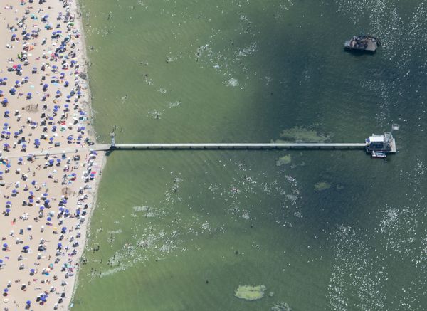 Bathers at public beach of Wannsee lake in Berlin - Sputnik International