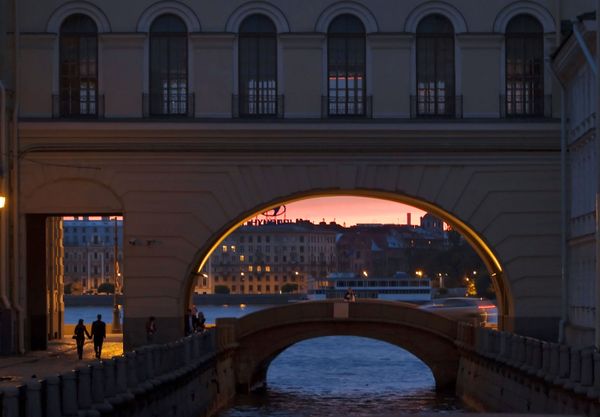 Midnight Journey: White Nights Season Starts in St. Petersburg Midnight Journey: White Nights Season Starts in St. Petersburg - Sputnik International