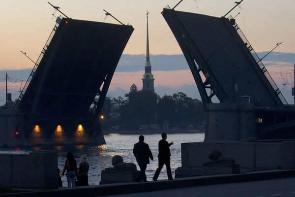 Midnight Journey: White Nights Season Starts in St. Petersburg Midnight Journey: White Nights Season Starts in St. Petersburg - Sputnik International