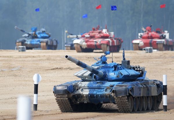 Clash of the Metal Monoliths: Tank Biathlon Starts at International Army Games - Sputnik International