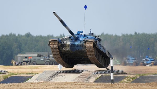Clash of the Metal Monoliths: Tank Biathlon Starts at International Army Games - Sputnik International
