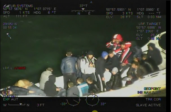 Albanian migrants on board the White Scanner being rescued in the English Channel. Operation Sugate later linked it to a people trafficking gang Albanian migrants on board the White Scanner being rescued in the English Channel. Operation Sugate later linked it to a people trafficking gang - Sputnik International