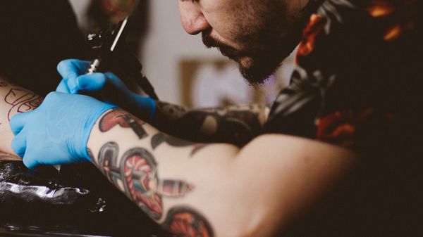 Tattoo artist - Sputnik International