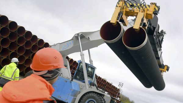 In this May 8, 2017 photo steel pipes for the North Stream 2 pipeline are uploaded in Mukran harbour in Sassnitz, Germany In this May 8, 2017 photo steel pipes for the North Stream 2 pipeline are uploaded in Mukran harbour in Sassnitz, Germany - Sputnik International