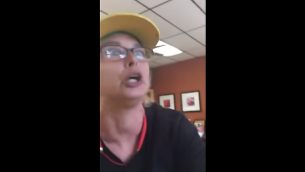Subway manager gets fired for using racial slur during confrontation - Sputnik International