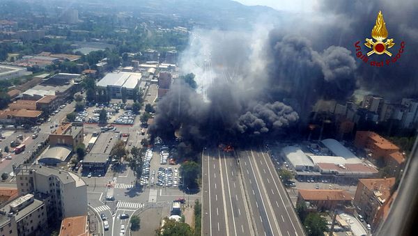 A general view of the motorway after an accident caused a large explosion and fire at Borgo Panigale, on the outskirts of Bologna, Italy, August 6, 2018 - Sputnik International