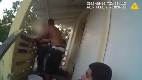 Bodycam footage shows deputy from Florida's Volusia County Sheriff's Office shoot, kill suspect for grabbing onto his stun gun. - Sputnik International