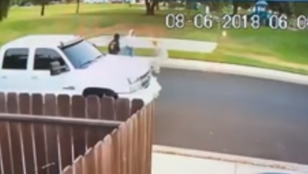Surveillance footage shows elderly Sikh man attacked by teenagers in California - Sputnik International