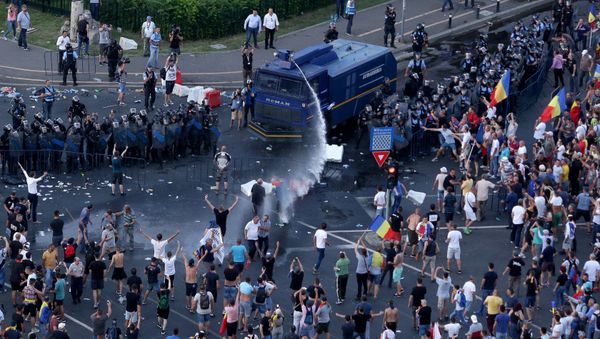 Thousands of Romanians joined an anti-government rally in the capital Bucharest Thousands of Romanians joined an anti-government rally in the capital Bucharest - Sputnik International