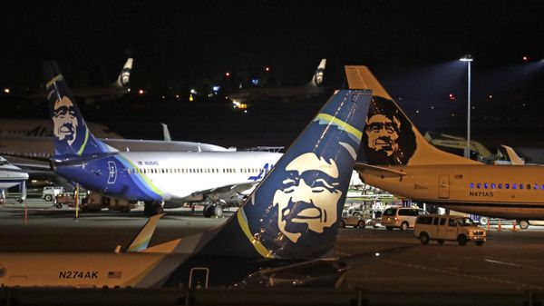 Alaska Airlines planes sit on the tarmac at Sea-Tac International Airport Friday evening, Aug. 10, 2018, in SeaTac, Washington - Sputnik International