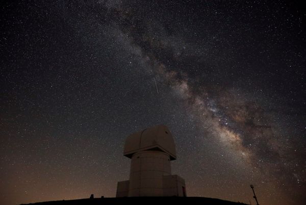 Night Sky Lit by Stunning Perseid Meteor Shower Night Sky Lit by Stunning Perseid Meteor Shower - Sputnik International