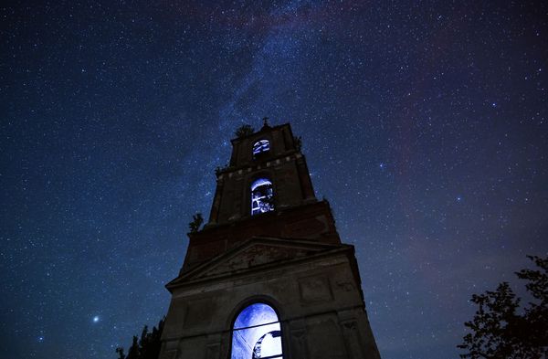 Night Sky Lit by Stunning Perseid Meteor Shower Night Sky Lit by Stunning Perseid Meteor Shower - Sputnik International