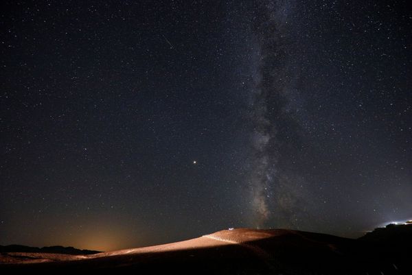 Night Sky Lit by Stunning Perseid Meteor Shower Night Sky Lit by Stunning Perseid Meteor Shower - Sputnik International
