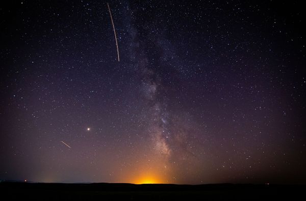 Night Sky Lit by Stunning Perseid Meteor Shower Night Sky Lit by Stunning Perseid Meteor Shower - Sputnik International