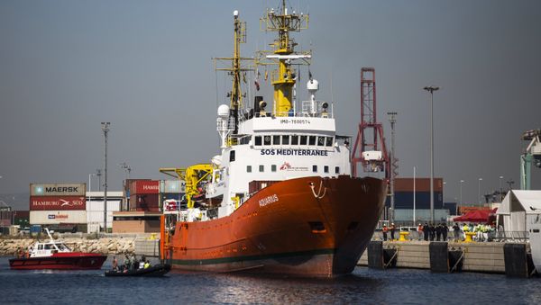 Aquarius migrant rescue vessel with reportedly 141 people on board Aquarius migrant rescue vessel with reportedly 141 people on board - Sputnik International