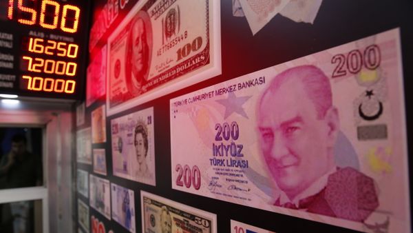 An oversized copy of a 200 Turkish lira banknote - Sputnik International