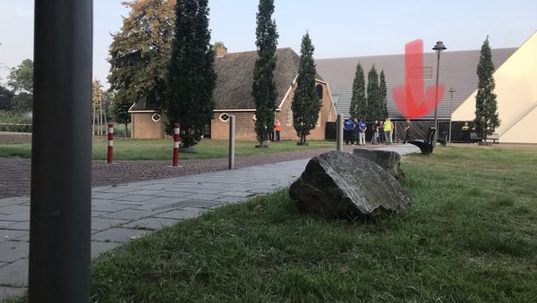 A car carrying two gas canisters has crashed into the town hall of the small Dutch town of Bemmel A car carrying two gas canisters has crashed into the town hall of the small Dutch town of Bemmel - Sputnik International