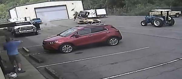 Arkansas' Little Rock Police Department release surveillance footage showing moment that chopper violently crashed while undergoing equipment testing Arkansas' Little Rock Police Department release surveillance footage showing moment that chopper violently crashed while undergoing equipment testing - Sputnik International