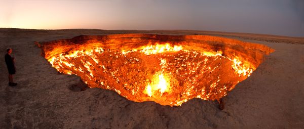 Spectacular Holes: Mysterious Chasms Peering Out From Amazing Places on Earth - Sputnik International