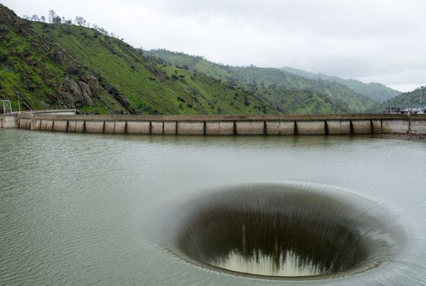 Spectacular Holes: Mysterious Chasms Peering Out From Amazing Places on Earth - Sputnik International