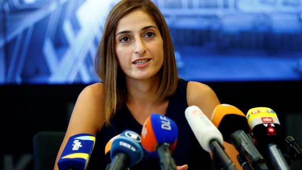 German journalist Mesale Tolu addresses the media after her arrival at Stuttgart airport, Germany, August 26, 2018. German journalist Mesale Tolu addresses the media after her arrival at Stuttgart airport, Germany, August 26, 2018. - Sputnik International